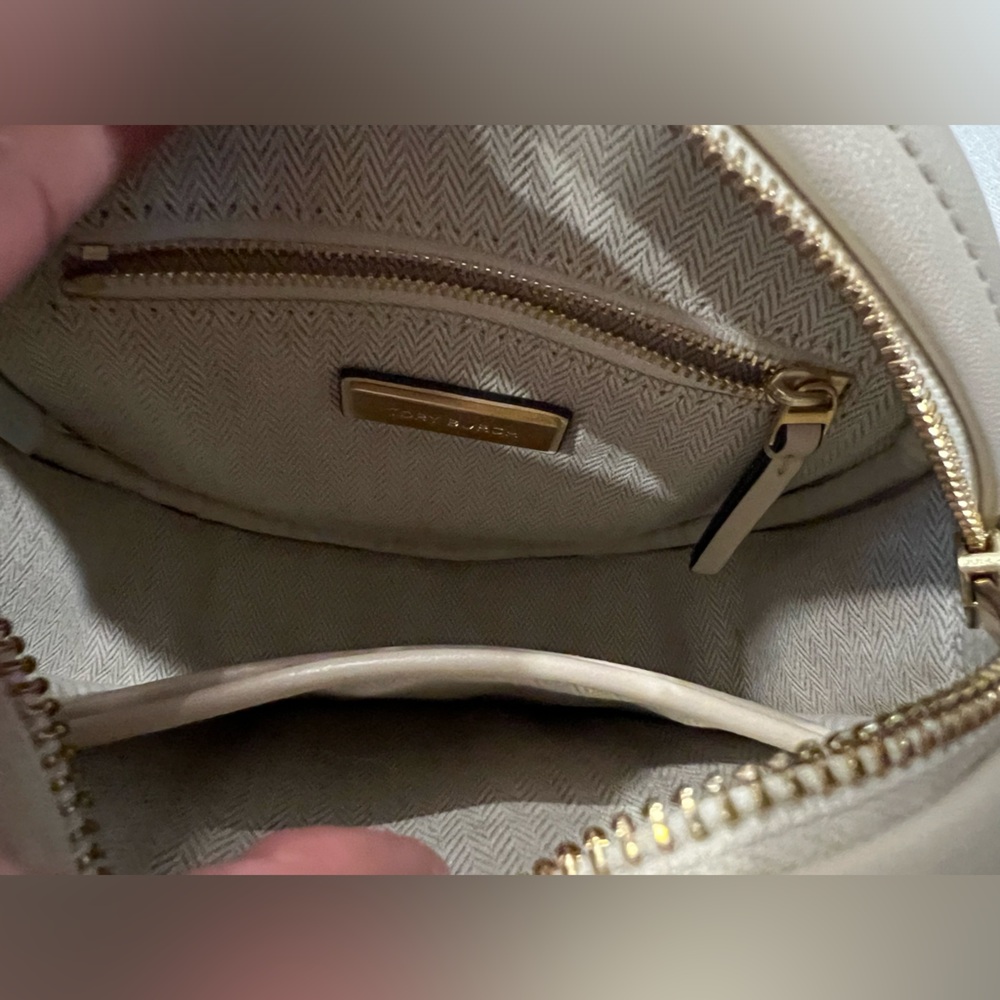🤍💛Tory Burch Kira Chevron Circle Bag 💛🤍 - Picture 14 of 16